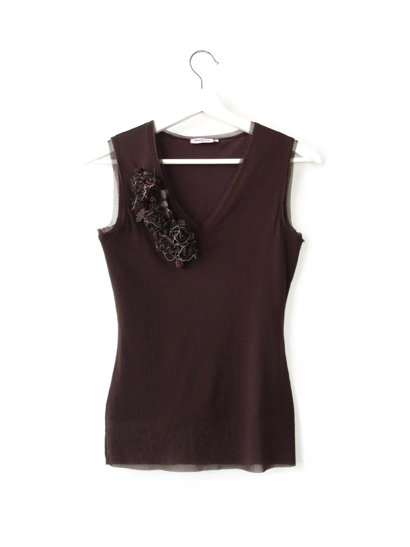 Max&Co. flower corsage sleeveless top