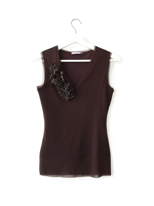 Max&Co. flower corsage sleeveless top