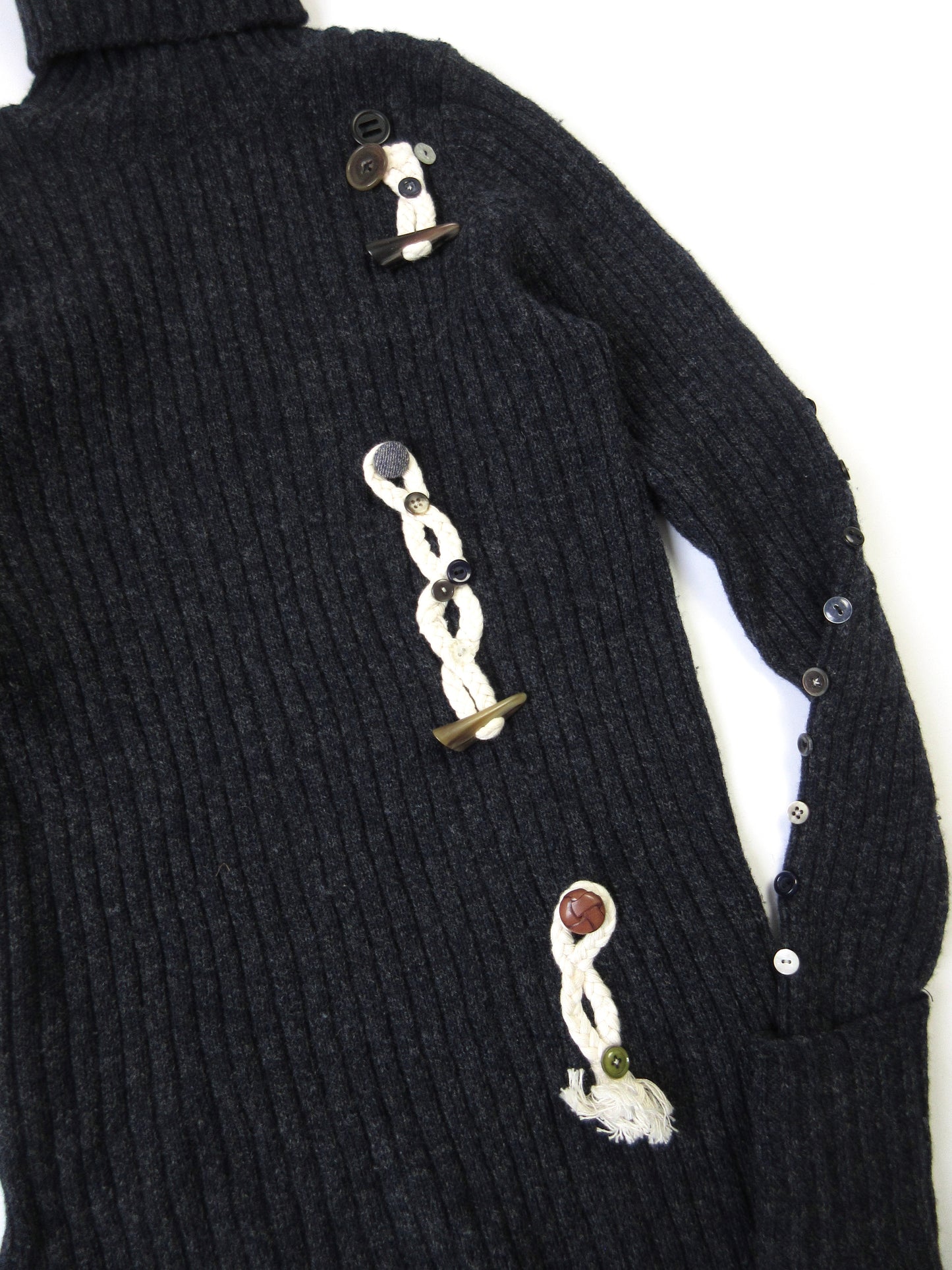 20 plait turtleneck sweater