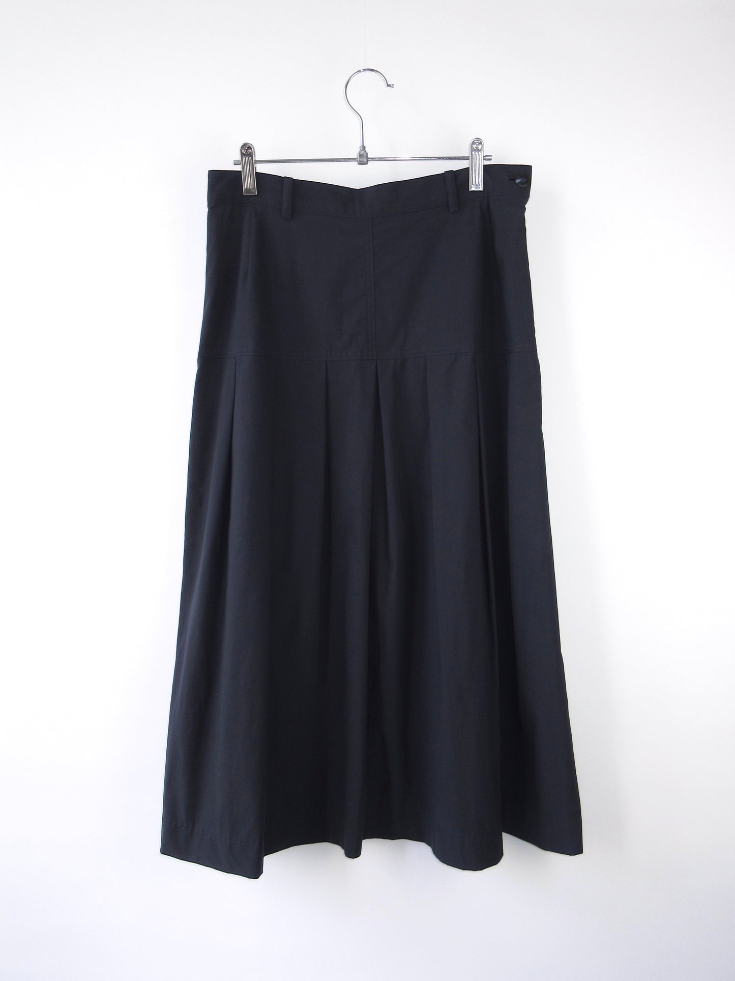 navy pleated skirt