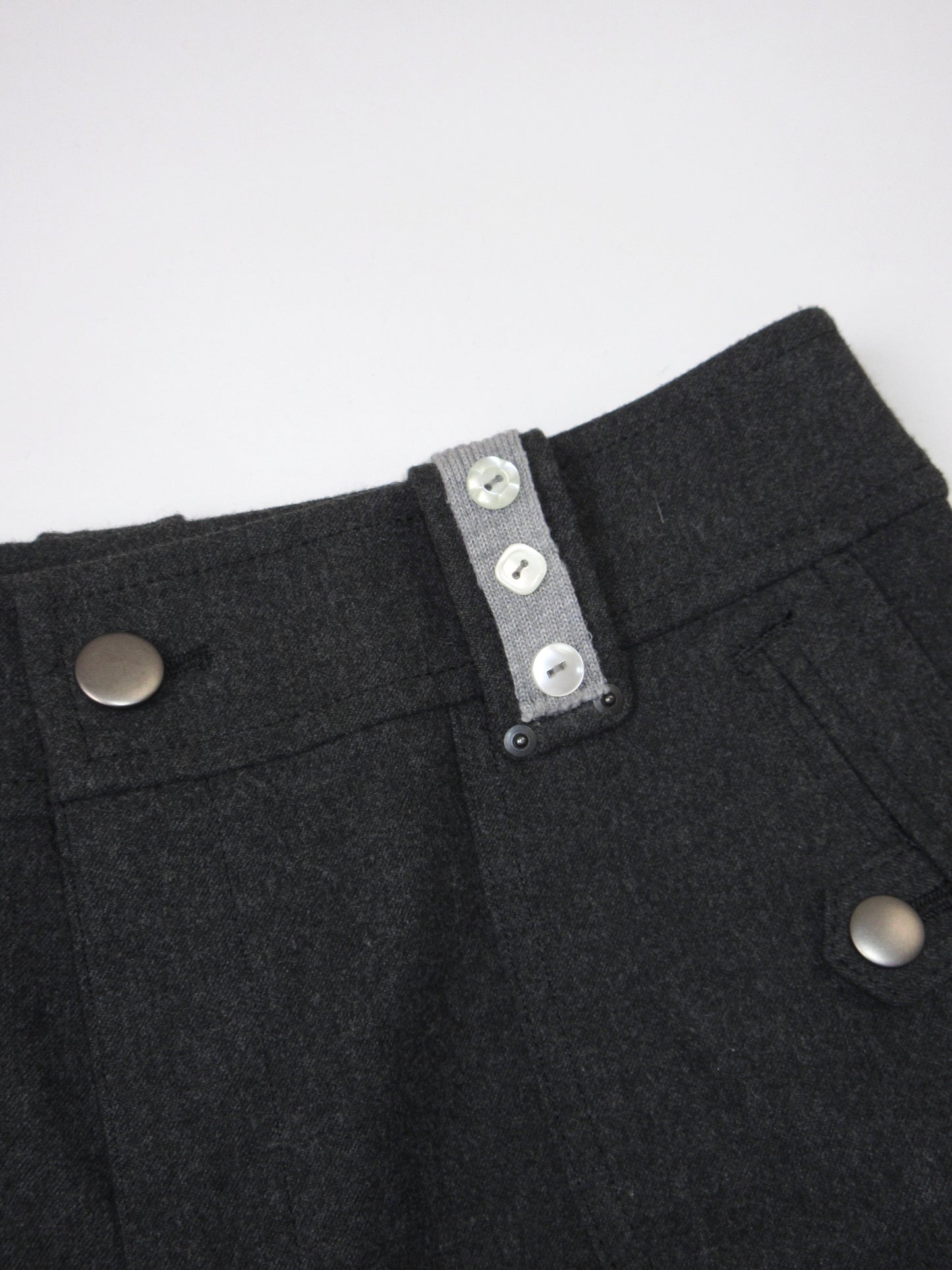 65 worm‐eaten half pants