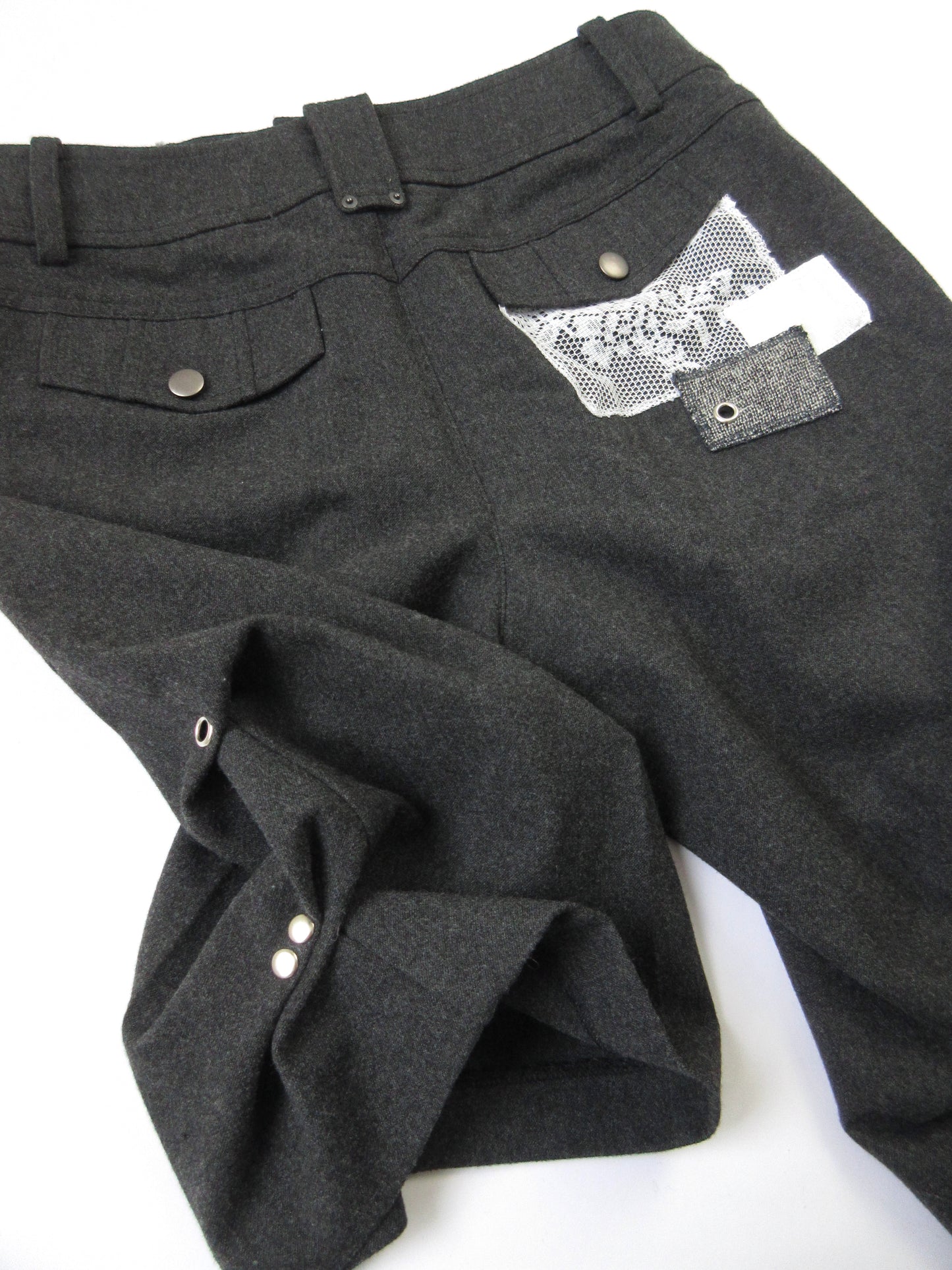 65 worm‐eaten half pants