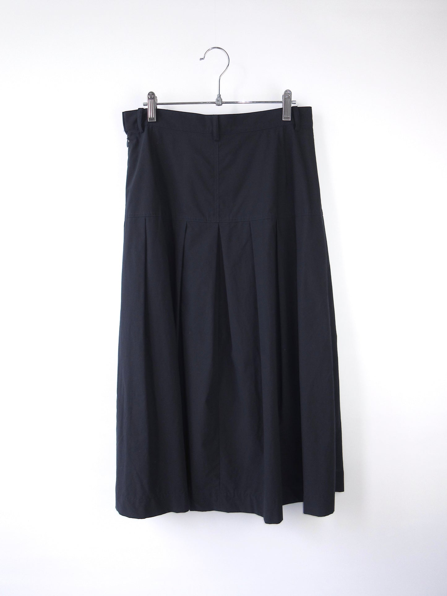 navy pleated skirt