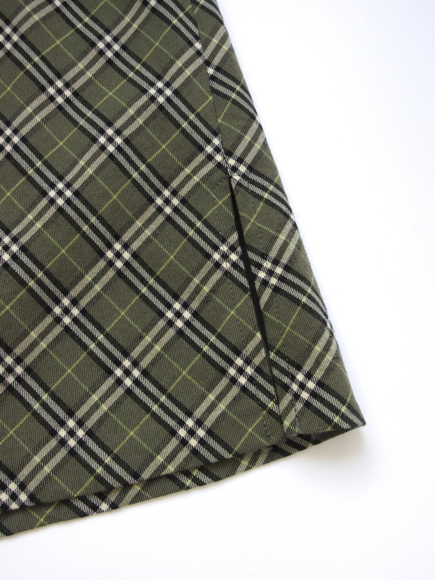 Burberry plaid skirt