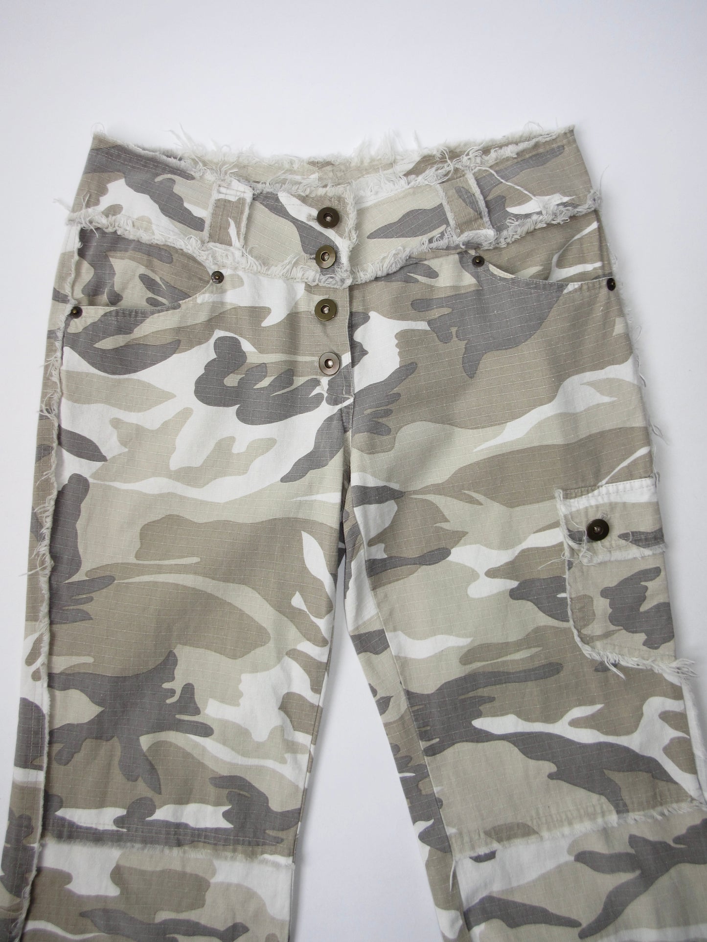 camo pattern low rise pants