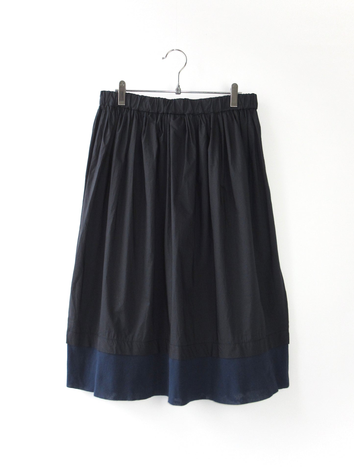 balloon silhouette navy skirt