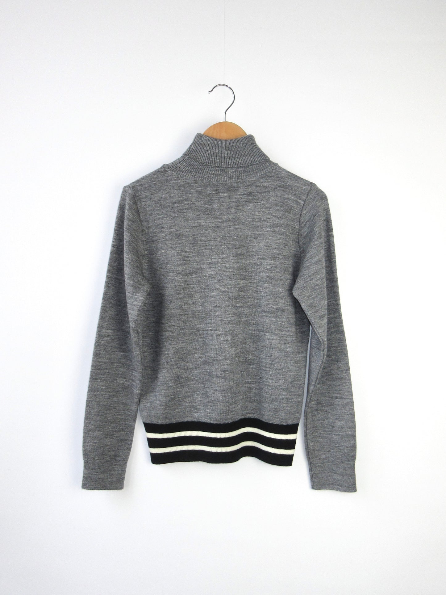 turtleneck top hem stripe