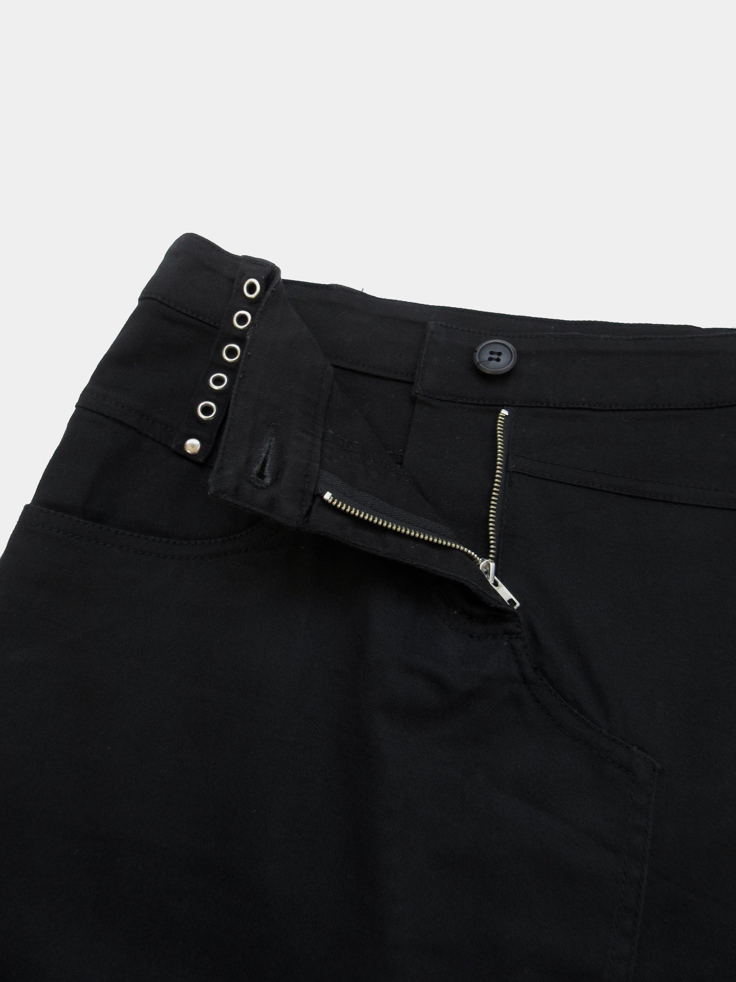 detail design tight skirt